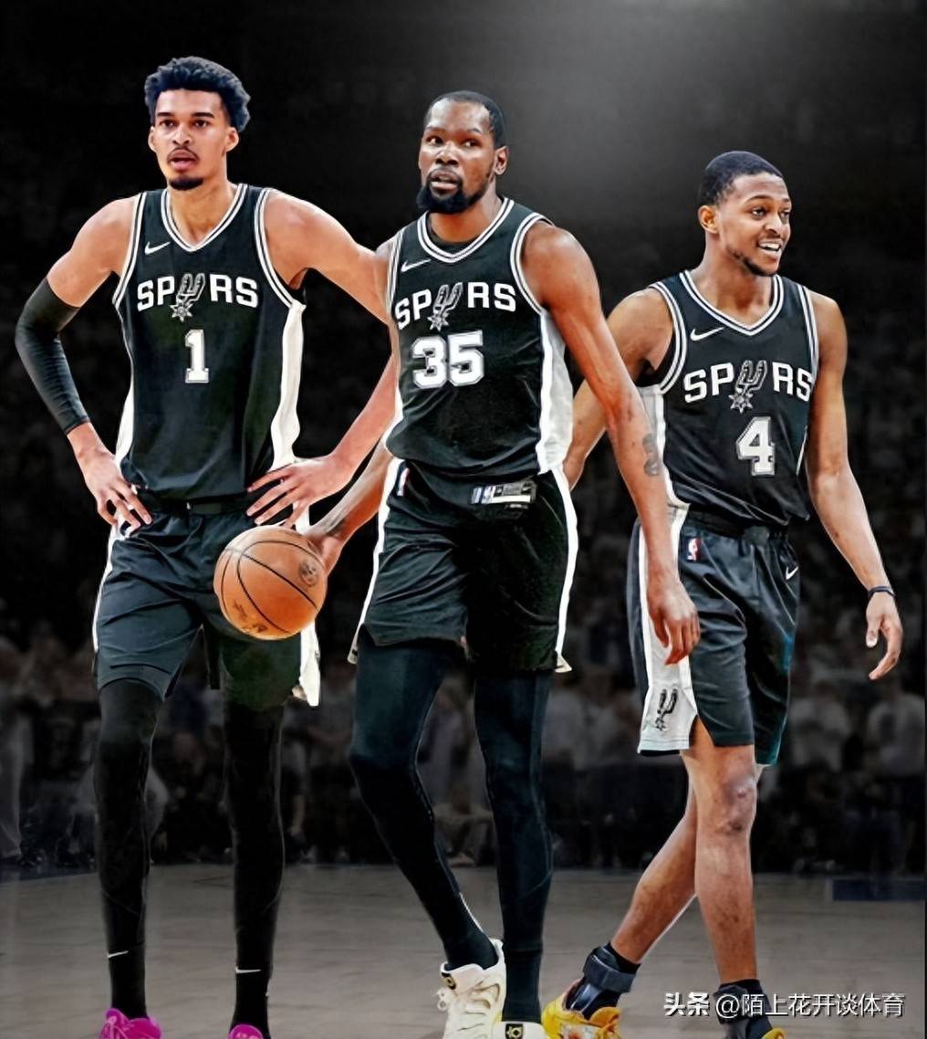 九游体育 - 圣安东尼奥马刺训练开放日，赛前队长鼓劲引观众欢呼，亚冠在即，阵容厚度经受考验