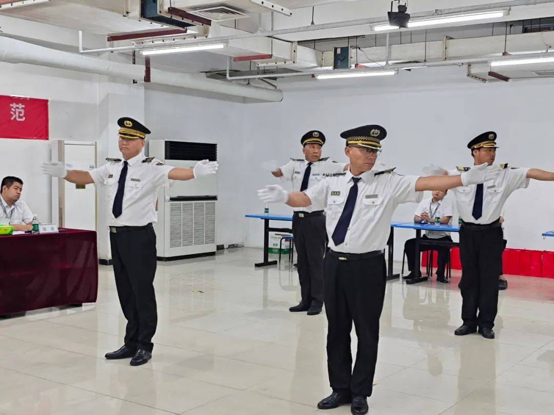 九游体育官网 -里程碑夜！桑托斯门线救险，CBA常规赛冲刺阶段刷纪录，赛场秩序良好，训练强度显著提升的简单介绍