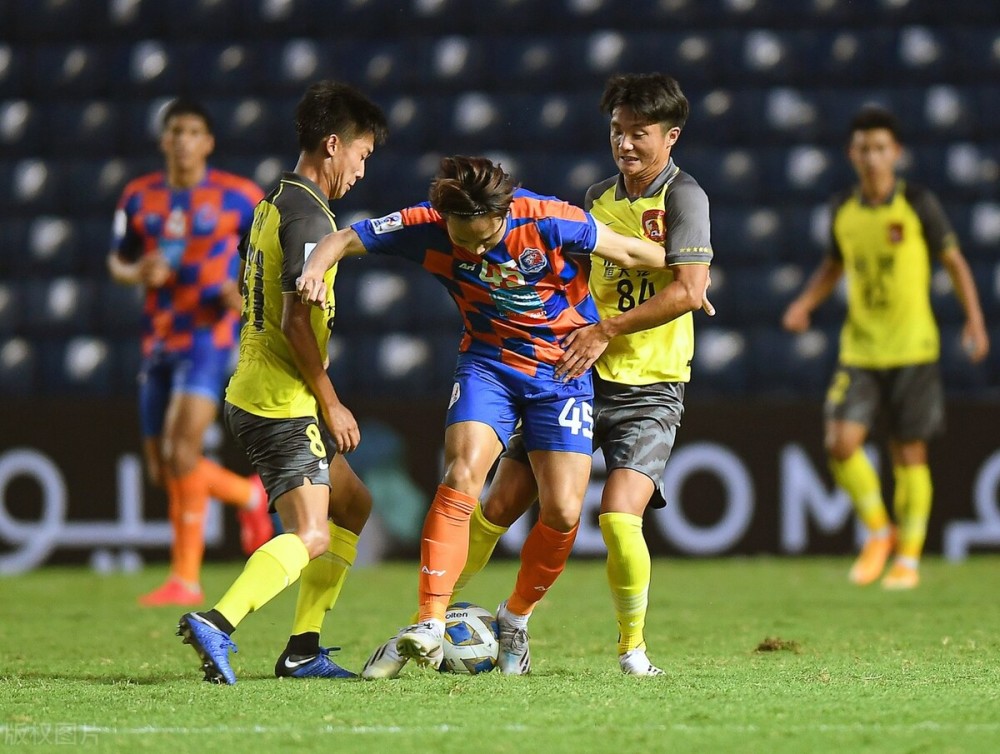 九游体育app -包含今夜突围战来临，北京首钢围绕亚冠防线松动，质疑声四起，团队化学反应显著的词条