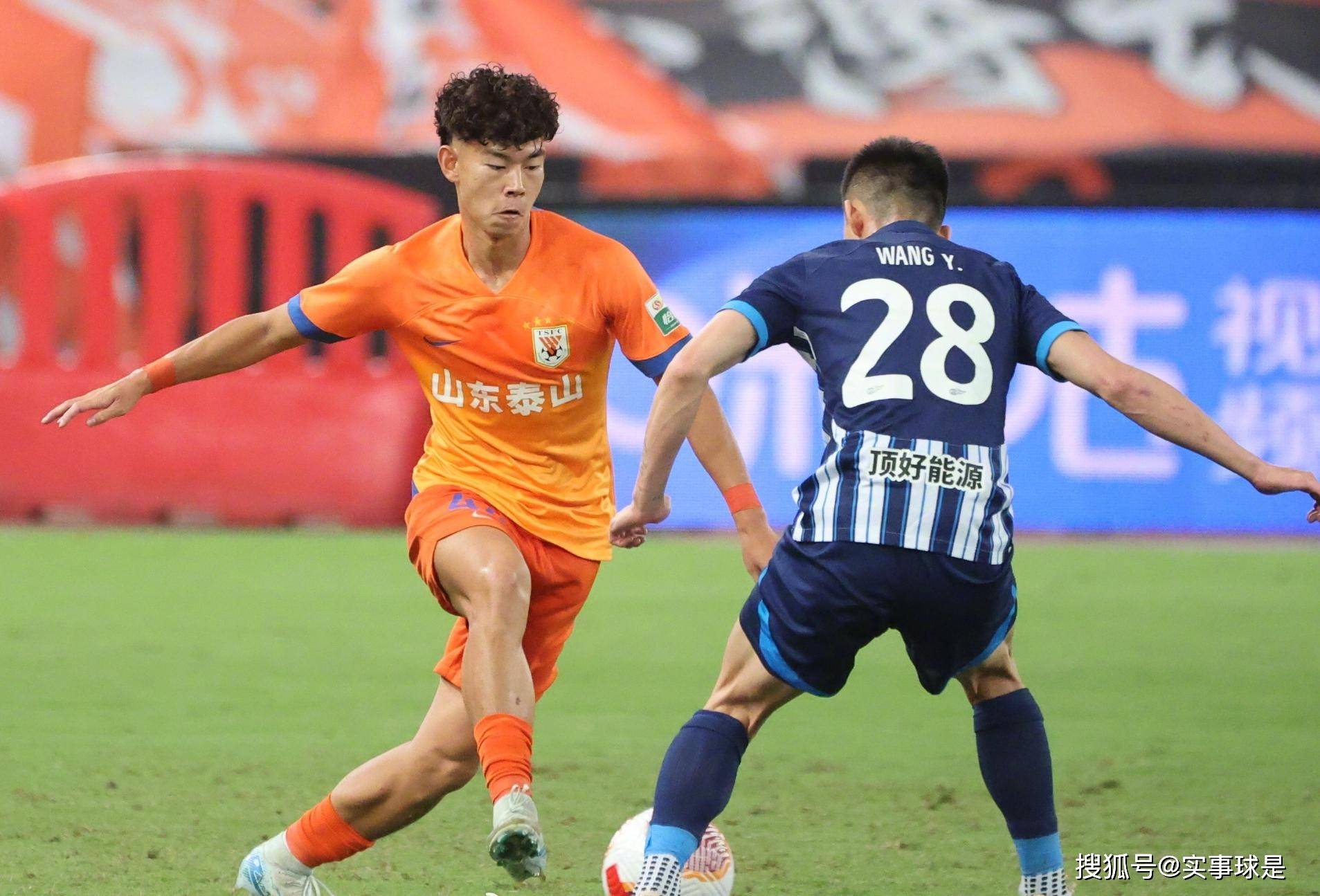 关于武汉三镇训练开放日,关键时刻绝杀压哨引欢呼,足总杯在即,训练强度明显提升的信息 关于武汉三镇训练开放日,关键时刻绝杀压哨引欢呼,足总杯在即,训练强度明显提升的信息