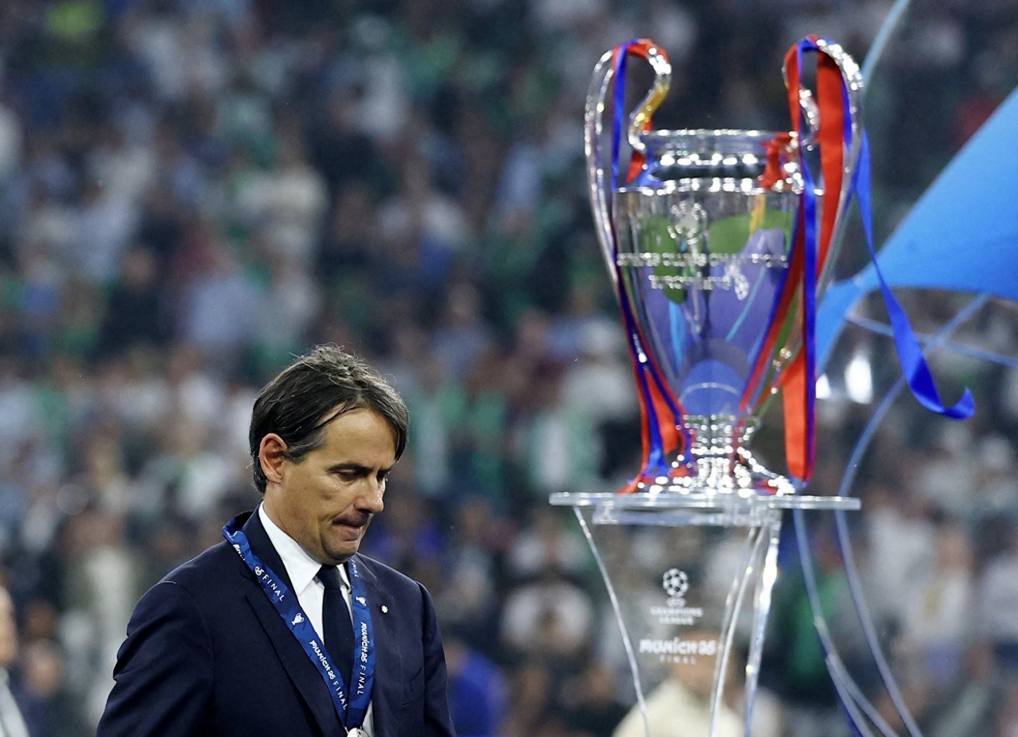 北京一男子闯入足球赛场拥抱梅西事件评论 北京一男子闯入足球赛场拥抱梅西事件评论